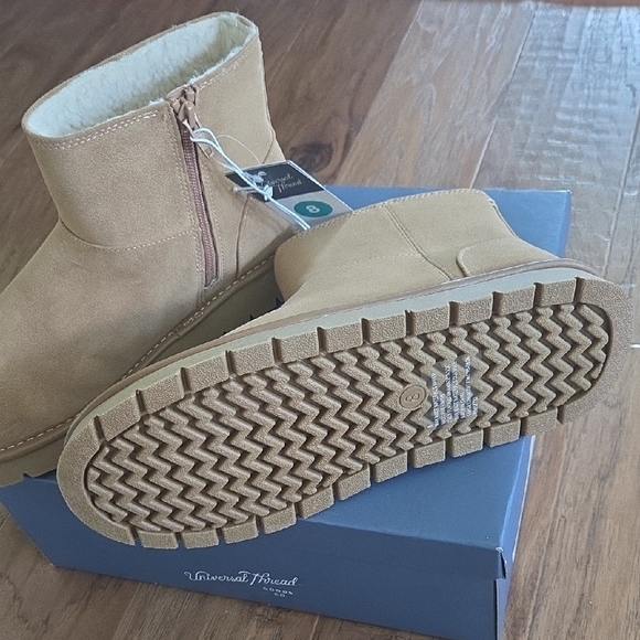 Universal Thread Tan Memory Foam Boots - Picture 4 of 6